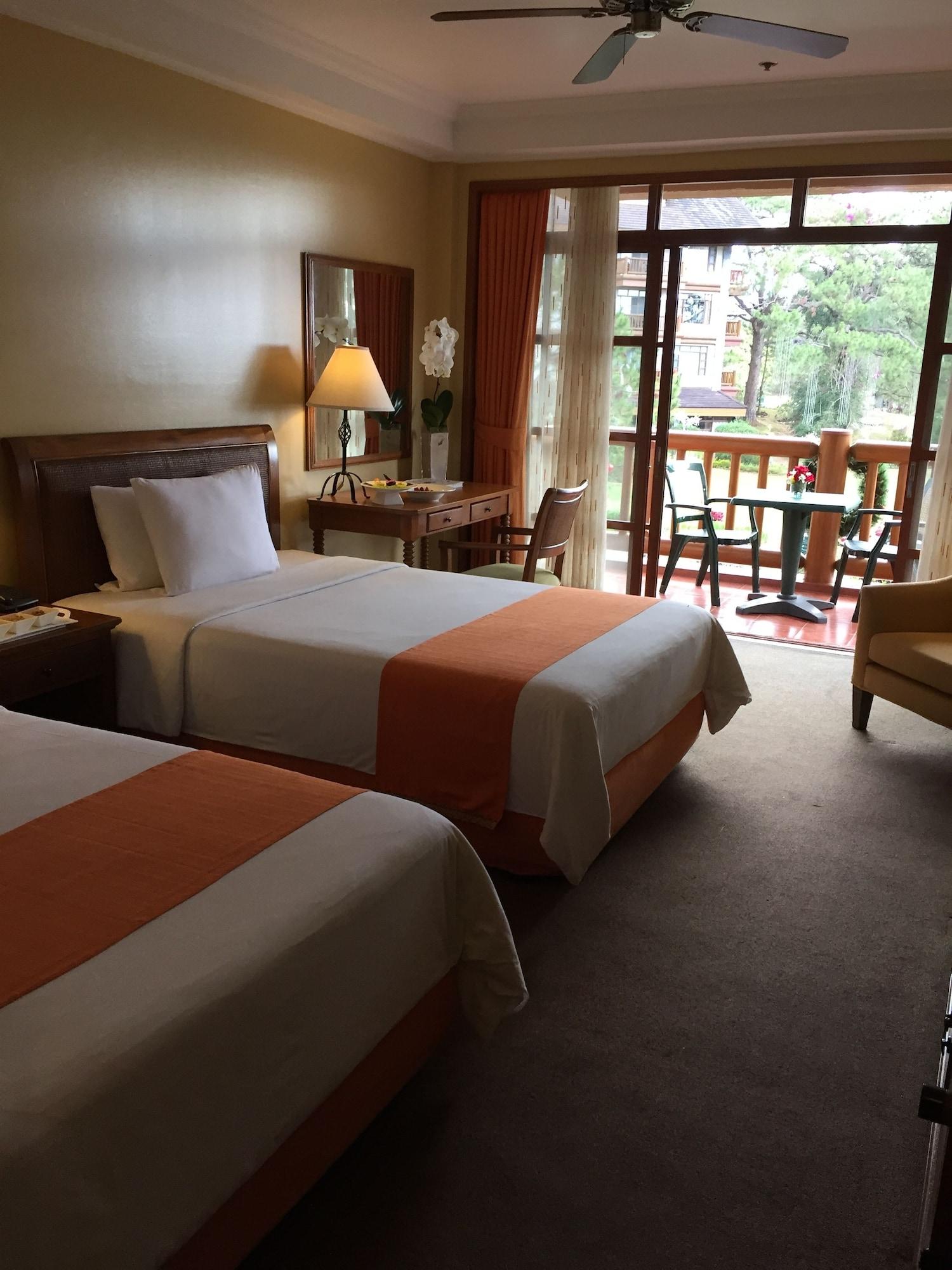 ホテル The Manor At Camp John Hay バギオ エクステリア 写真