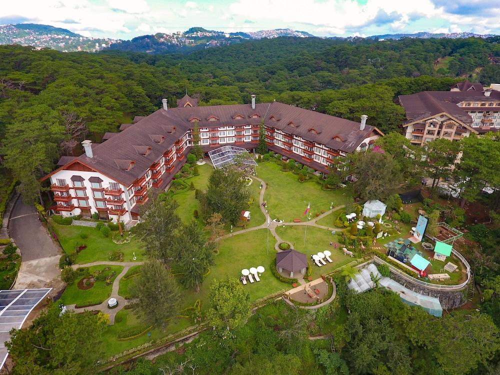ホテル The Manor At Camp John Hay バギオ エクステリア 写真