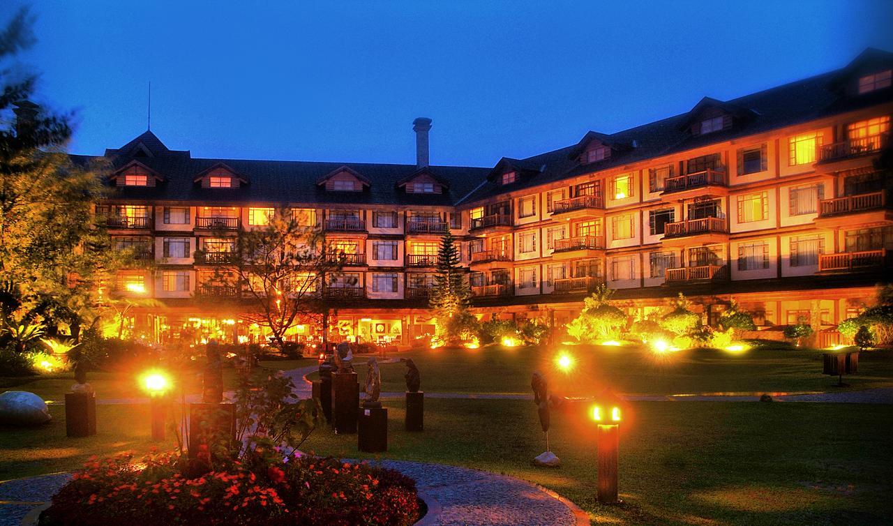ホテル The Manor At Camp John Hay バギオ エクステリア 写真