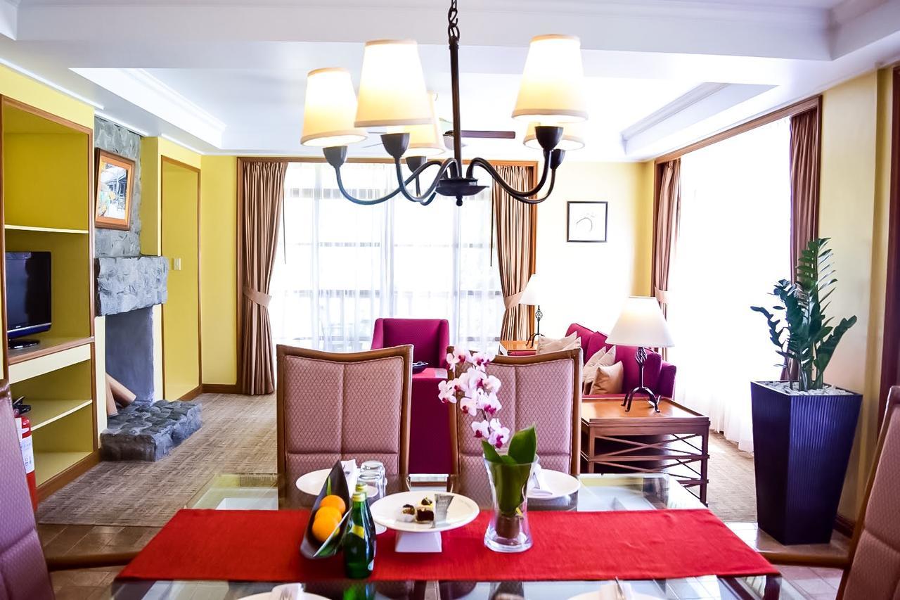 ホテル The Manor At Camp John Hay バギオ エクステリア 写真