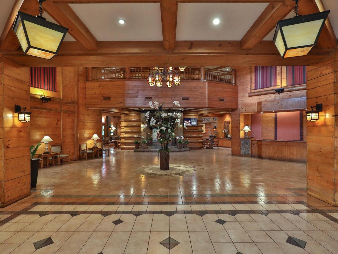 ホテル The Manor At Camp John Hay バギオ エクステリア 写真