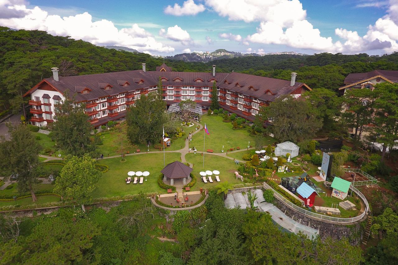 ホテル The Manor At Camp John Hay バギオ エクステリア 写真