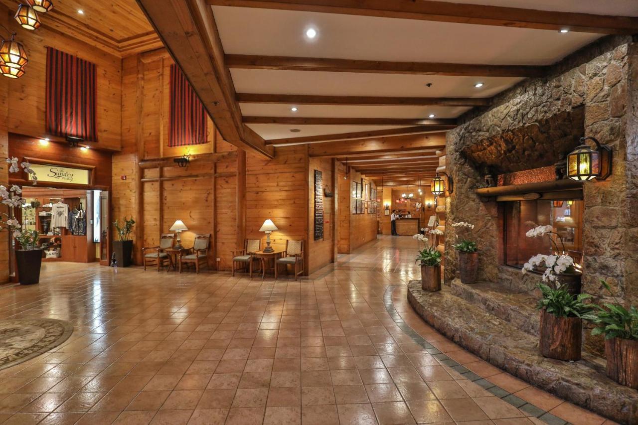 ホテル The Manor At Camp John Hay バギオ エクステリア 写真