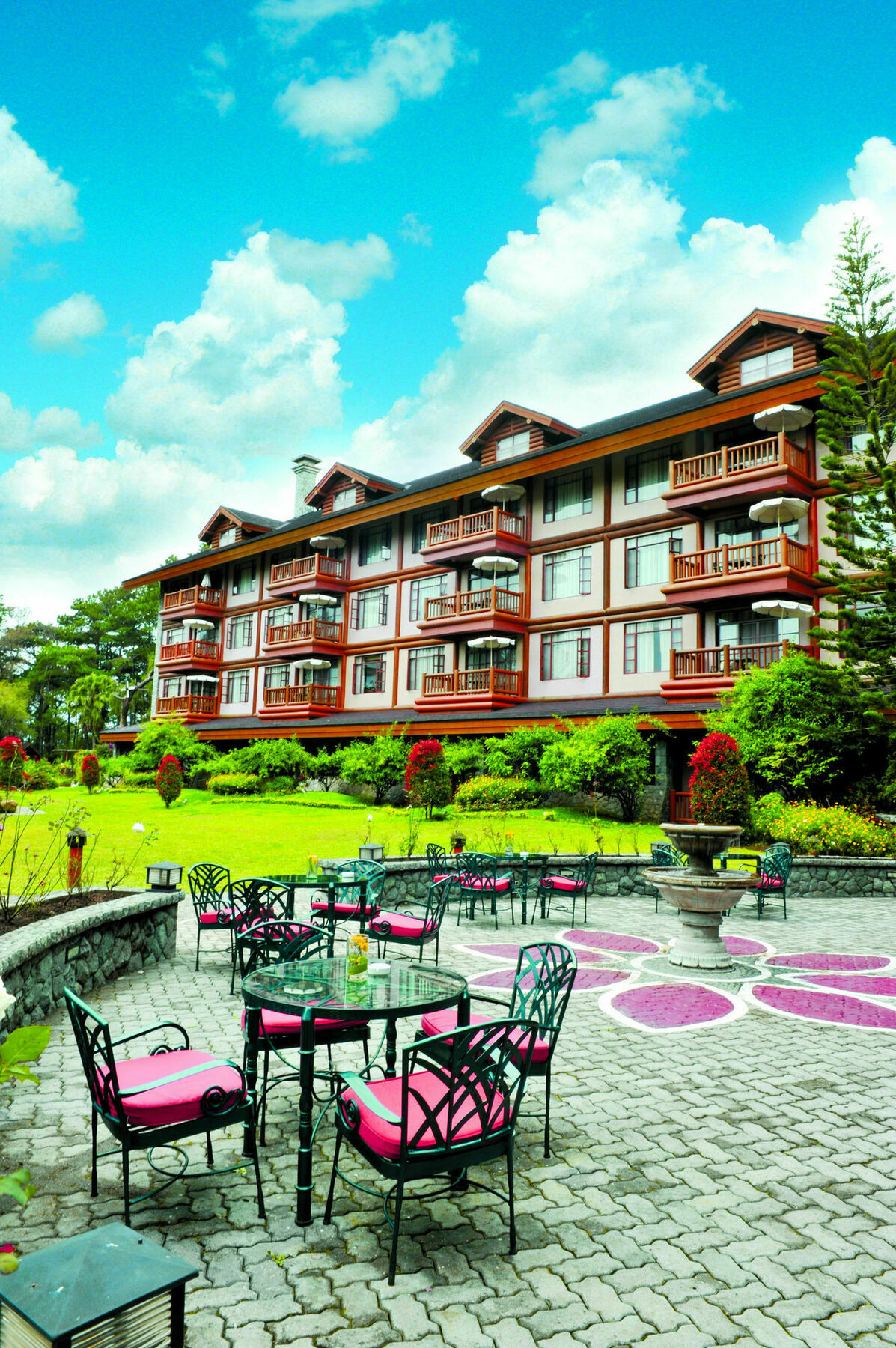 ホテル The Manor At Camp John Hay バギオ エクステリア 写真